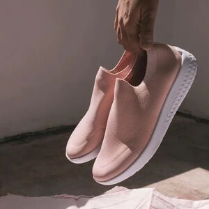 Heyfolks Voyageur Pink Pull-On Sneakers - (size 6.5/8)